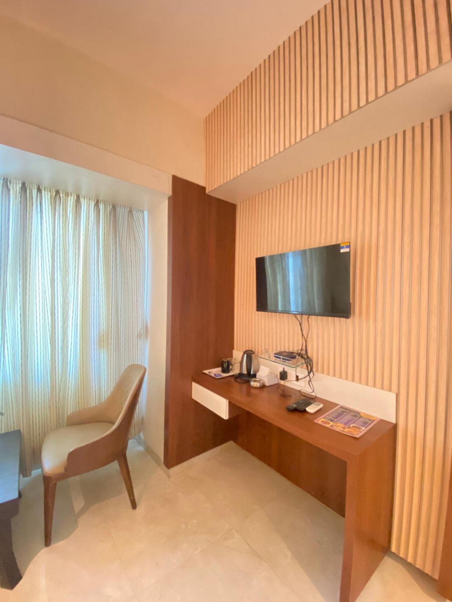 Hotel Czar Inn - Vashi Navi Mumbai Ngoại thất bức ảnh