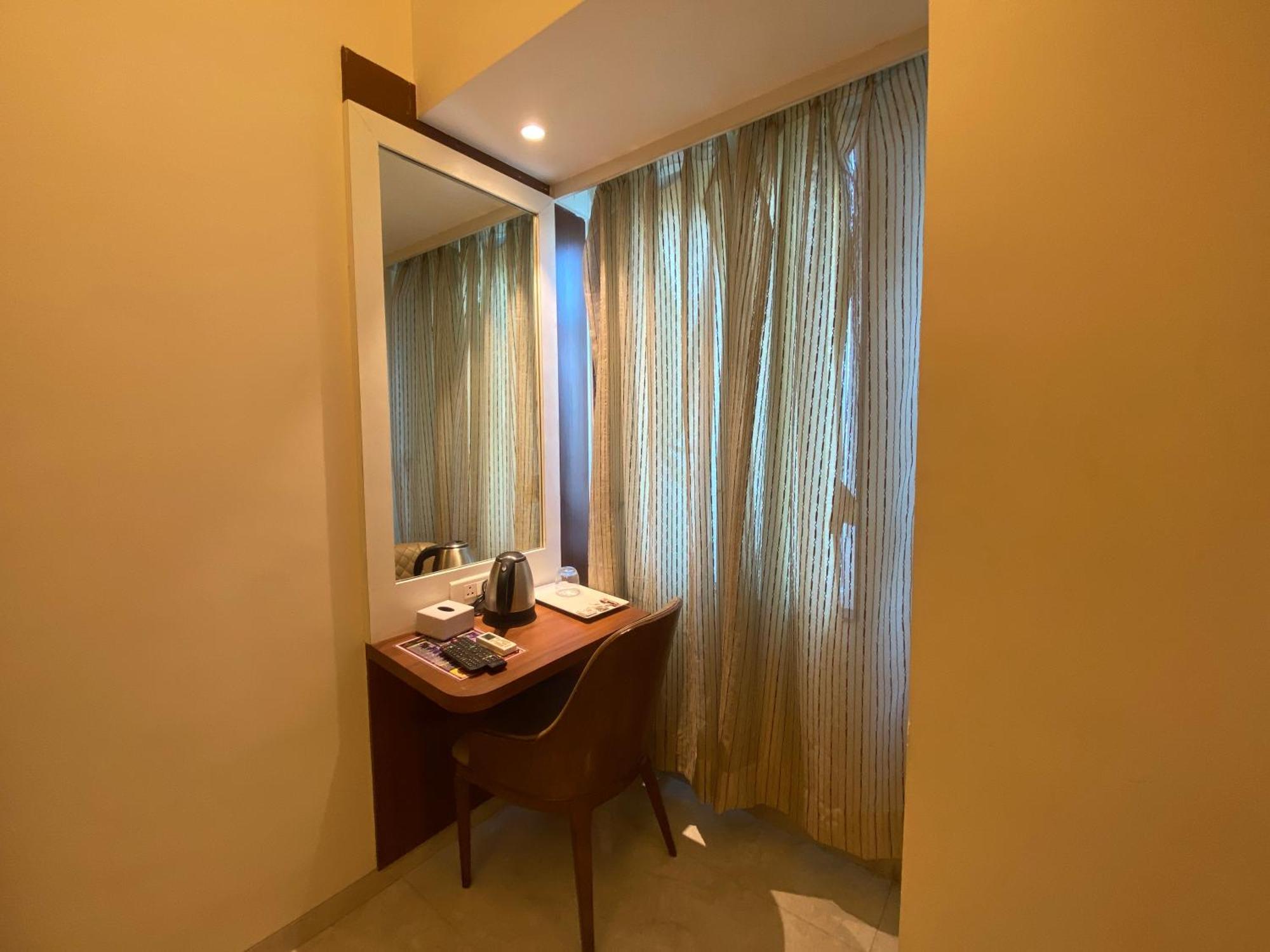 Hotel Czar Inn - Vashi Navi Mumbai Ngoại thất bức ảnh